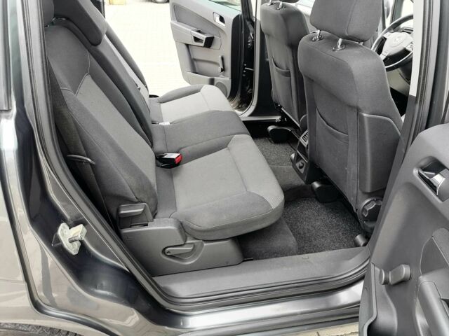 Серый Опель Зафира, объемом двигателя 1.7 л и пробегом 252 тыс. км за 7500 $, фото 14 на Automoto.ua