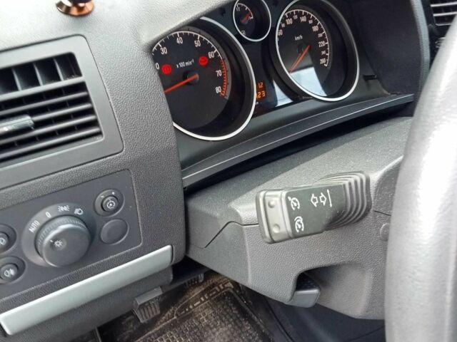 Серый Опель Зафира, объемом двигателя 1.8 л и пробегом 170 тыс. км за 7300 $, фото 5 на Automoto.ua