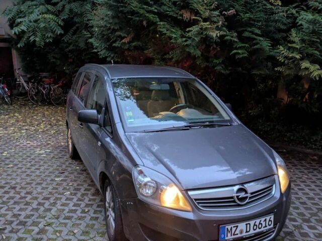 Серый Опель Зафира, объемом двигателя 1 л и пробегом 300 тыс. км за 6500 $, фото 3 на Automoto.ua