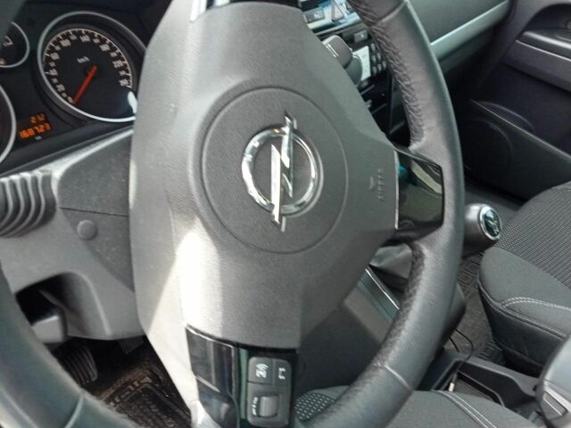 Серый Опель Зафира, объемом двигателя 1.8 л и пробегом 170 тыс. км за 7300 $, фото 10 на Automoto.ua