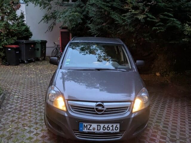 Серый Опель Зафира, объемом двигателя 1 л и пробегом 300 тыс. км за 6500 $, фото 2 на Automoto.ua