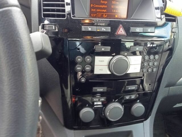 Серый Опель Зафира, объемом двигателя 1.8 л и пробегом 170 тыс. км за 7300 $, фото 4 на Automoto.ua