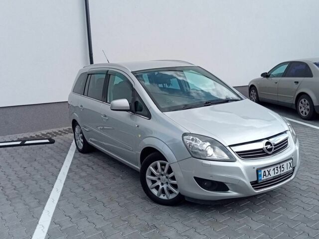 Серый Опель Зафира, объемом двигателя 1.8 л и пробегом 170 тыс. км за 7300 $, фото 2 на Automoto.ua