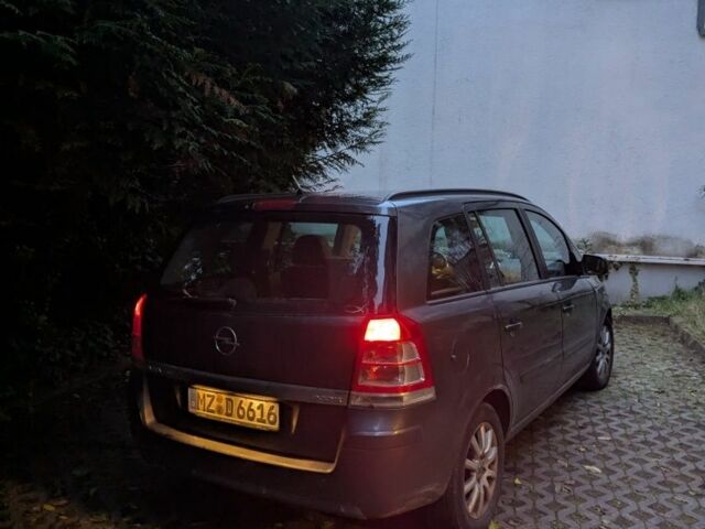 Серый Опель Зафира, объемом двигателя 7 л и пробегом 270 тыс. км за 7000 $, фото 5 на Automoto.ua