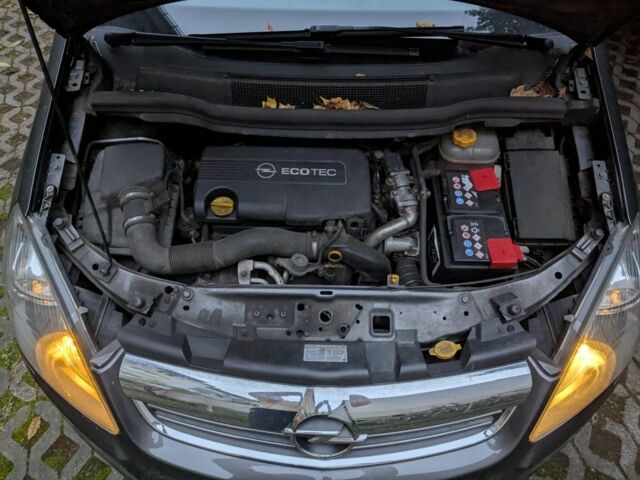 Серый Опель Зафира, объемом двигателя 1 л и пробегом 300 тыс. км за 6500 $, фото 1 на Automoto.ua