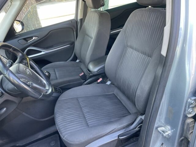 Сірий Опель Зафіра, об'ємом двигуна 1.6 л та пробігом 190 тис. км за 3500 $, фото 13 на Automoto.ua