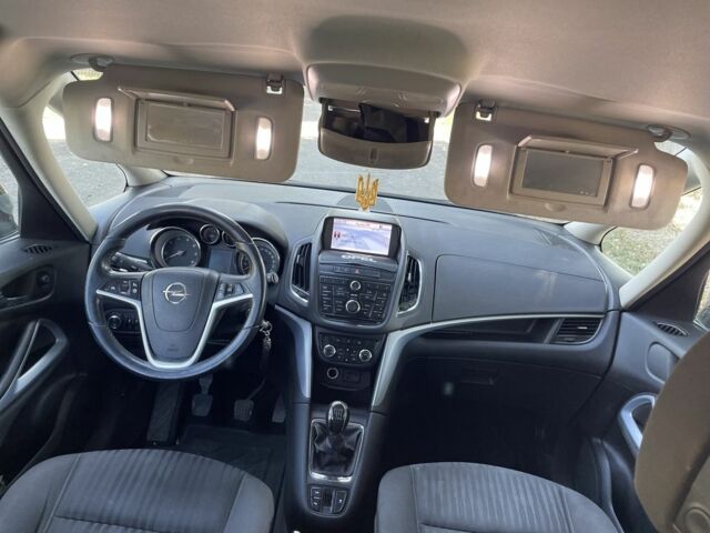 Опель Зафира 2013 в Черкассах на Automoto.ua Серый Опель Зафира, объемом двигателя 0 л и пробегом 190 тыс. км за 4300 $, фото 10 на Automoto.ua