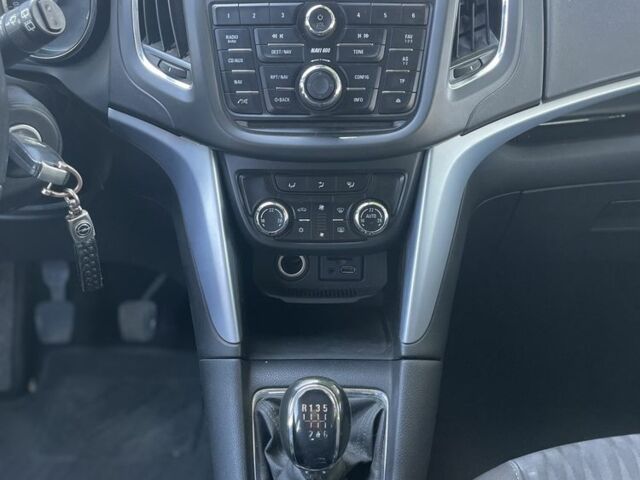 Опель Зафира 2013 в Черкассах на Automoto.ua Серый Опель Зафира, объемом двигателя 0 л и пробегом 190 тыс. км за 4300 $, фото 21 на Automoto.ua