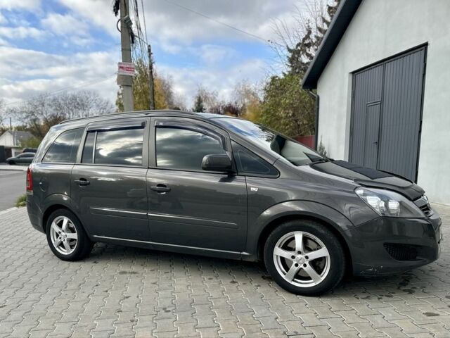 Сірий Опель Зафіра, об'ємом двигуна 1.7 л та пробігом 252 тис. км за 7950 $, фото 1 на Automoto.ua