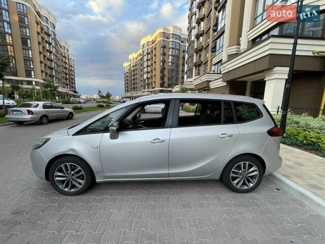 Серый Опель Зафира, объемом двигателя 2 л и пробегом 275 тыс. км за 8500 $, фото 1 на Automoto.ua