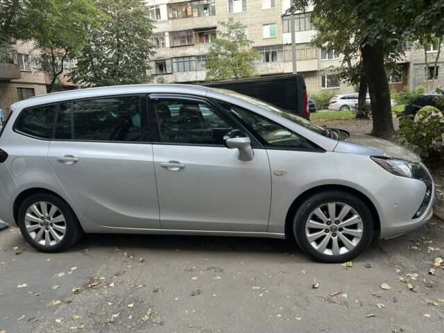 Серый Опель Зафира, объемом двигателя 1.6 л и пробегом 200 тыс. км за 10500 $, фото 4 на Automoto.ua