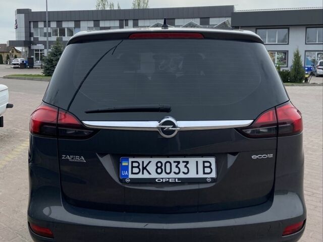 Серый Опель Зафира, объемом двигателя 1.6 л и пробегом 276 тыс. км за 10000 $, фото 5 на Automoto.ua