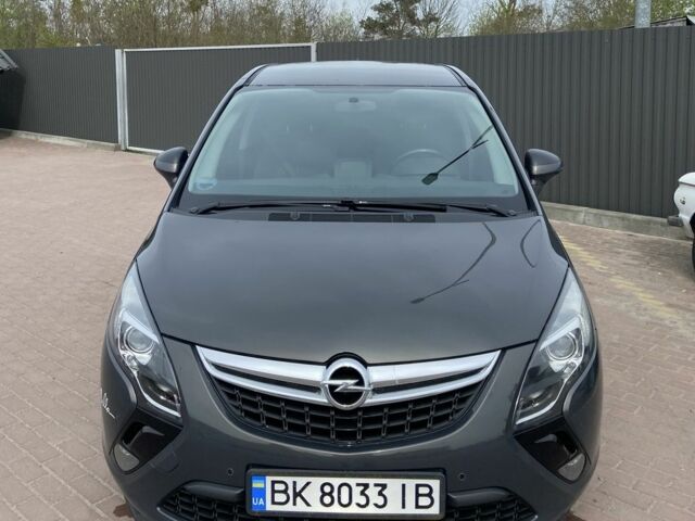 Серый Опель Зафира, объемом двигателя 1.6 л и пробегом 276 тыс. км за 10000 $, фото 1 на Automoto.ua