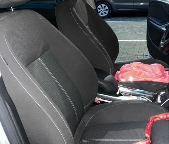 Серый Опель Зафира, объемом двигателя 1.6 л и пробегом 200 тыс. км за 10500 $, фото 2 на Automoto.ua