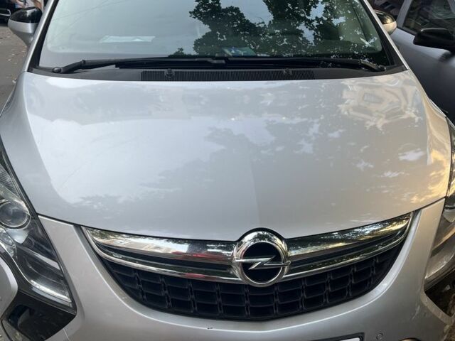 Серый Опель Зафира, объемом двигателя 1.6 л и пробегом 200 тыс. км за 10500 $, фото 6 на Automoto.ua