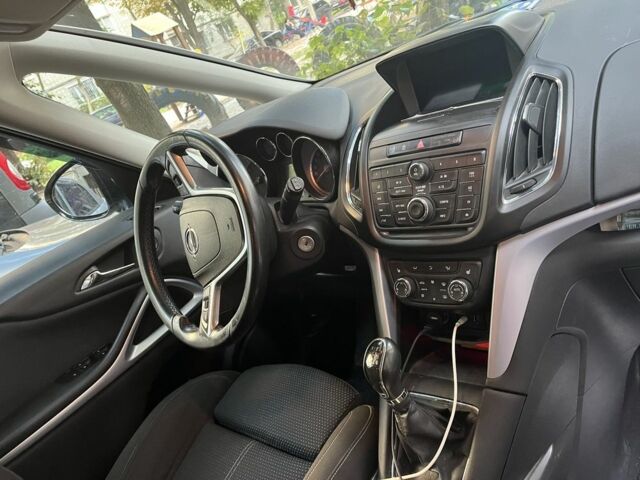 Серый Опель Зафира, объемом двигателя 1.6 л и пробегом 200 тыс. км за 10500 $, фото 5 на Automoto.ua