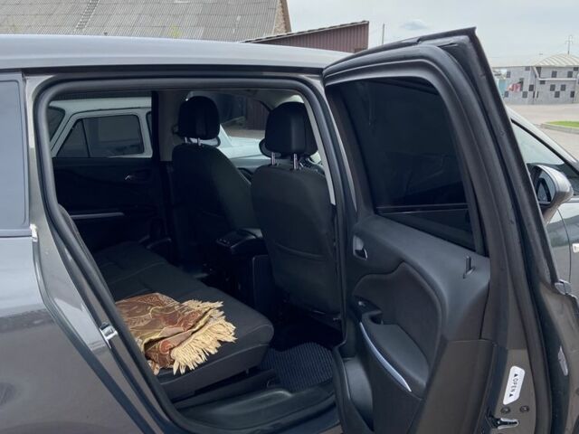 Серый Опель Зафира, объемом двигателя 1.6 л и пробегом 276 тыс. км за 10000 $, фото 7 на Automoto.ua