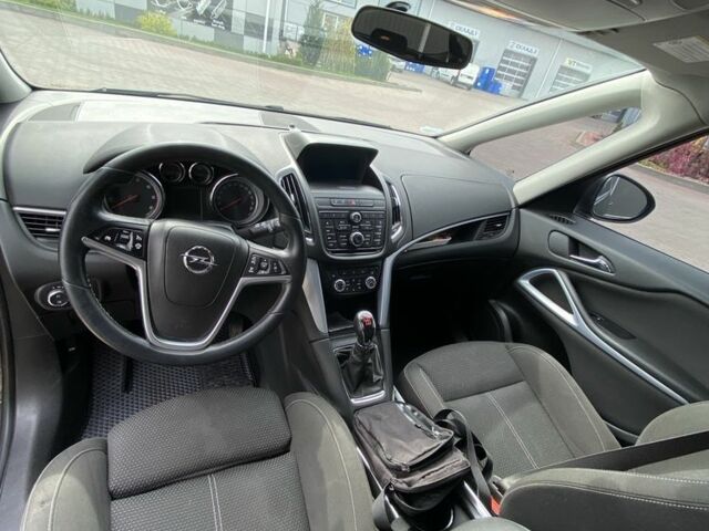 Серый Опель Зафира, объемом двигателя 1.6 л и пробегом 276 тыс. км за 10000 $, фото 11 на Automoto.ua