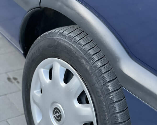 Синий Опель Зафира, объемом двигателя 1.8 л и пробегом 269 тыс. км за 2999 $, фото 39 на Automoto.ua