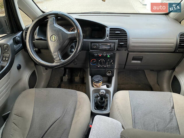 Синій Опель Зафіра, об'ємом двигуна 1.8 л та пробігом 290 тис. км за 2800 $, фото 8 на Automoto.ua