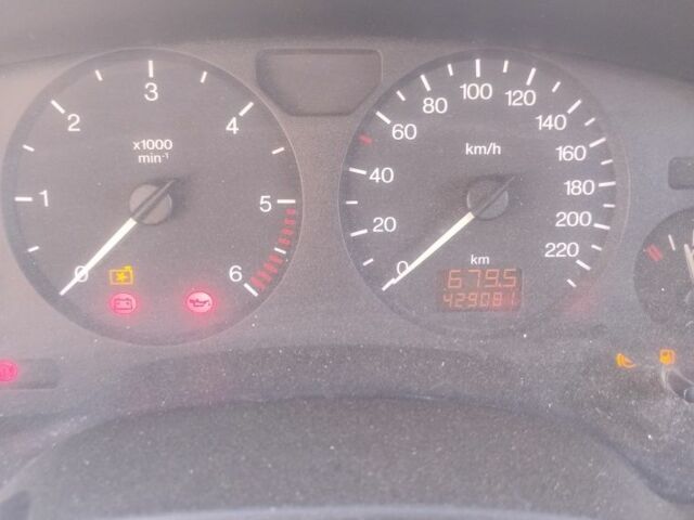 Синій Опель Зафіра, об'ємом двигуна 2 л та пробігом 423 тис. км за 3600 $, фото 4 на Automoto.ua