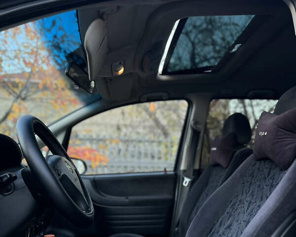 Синий Опель Зафира, объемом двигателя 1.8 л и пробегом 269 тыс. км за 2999 $, фото 37 на Automoto.ua