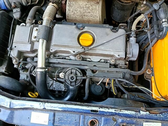 Синий Опель Зафира, объемом двигателя 2 л и пробегом 390 тыс. км за 3000 $, фото 8 на Automoto.ua