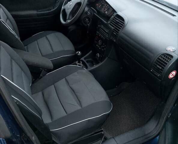 Синий Опель Зафира, объемом двигателя 1.6 л и пробегом 600 тыс. км за 2550 $, фото 4 на Automoto.ua