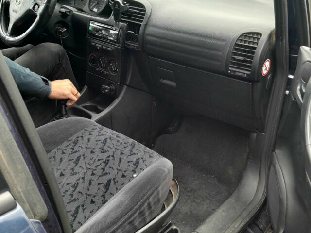 Синій Опель Зафіра, об'ємом двигуна 2 л та пробігом 320 тис. км за 3350 $, фото 6 на Automoto.ua