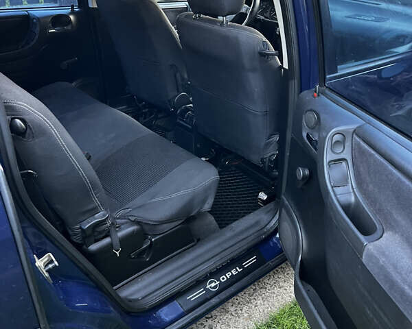 Синій Опель Зафіра, об'ємом двигуна 2 л та пробігом 400 тис. км за 3800 $, фото 8 на Automoto.ua