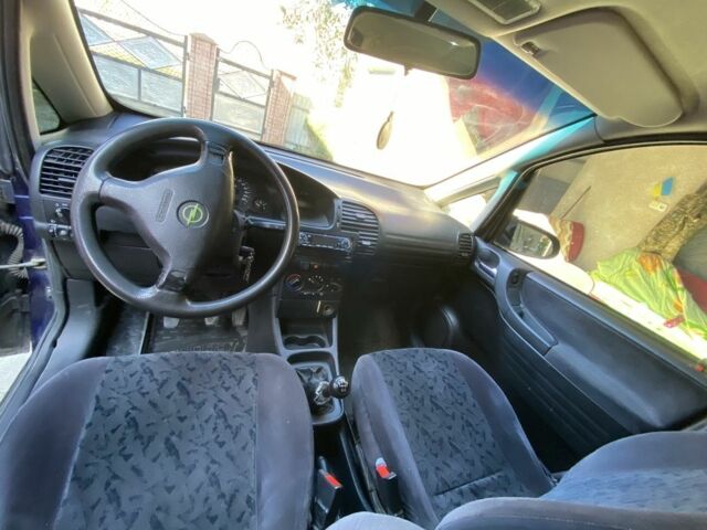 Синий Опель Зафира, объемом двигателя 1.6 л и пробегом 352 тыс. км за 3200 $, фото 5 на Automoto.ua