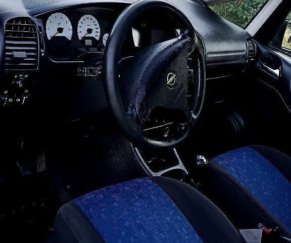 Синій Опель Зафіра, об'ємом двигуна 1.8 л та пробігом 260 тис. км за 2600 $, фото 17 на Automoto.ua