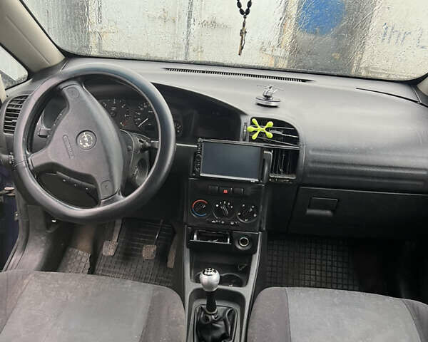 Синий Опель Зафира, объемом двигателя 2 л и пробегом 413 тыс. км за 3000 $, фото 8 на Automoto.ua