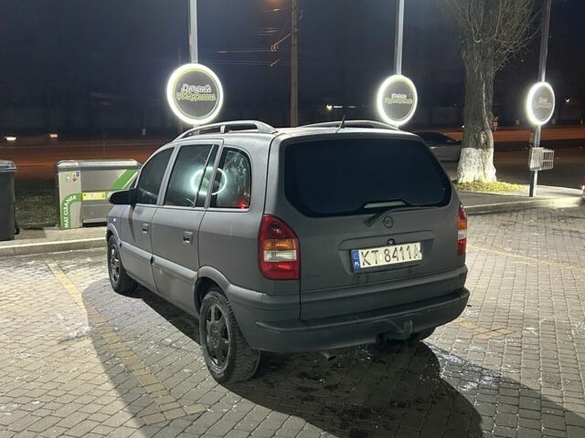 Синий Опель Зафира, объемом двигателя 2 л и пробегом 300 тыс. км за 2050 $, фото 3 на Automoto.ua