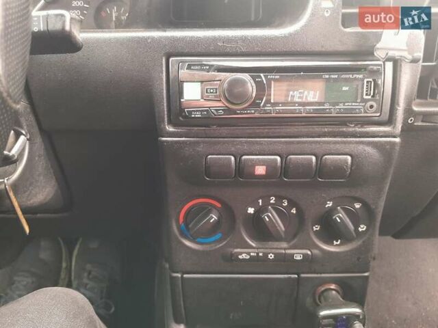 Синий Опель Зафира, объемом двигателя 1.99 л и пробегом 321 тыс. км за 3450 $, фото 9 на Automoto.ua