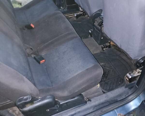 Синий Опель Зафира, объемом двигателя 2 л и пробегом 361 тыс. км за 2500 $, фото 2 на Automoto.ua