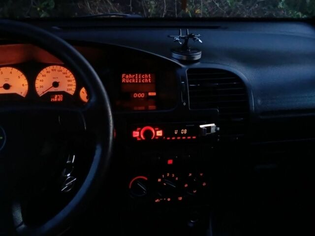 Синій Опель Зафіра, об'ємом двигуна 1.8 л та пробігом 260 тис. км за 2600 $, фото 15 на Automoto.ua