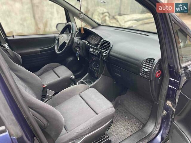 Синий Опель Зафира, объемом двигателя 1.6 л и пробегом 290 тыс. км за 2900 $, фото 19 на Automoto.ua