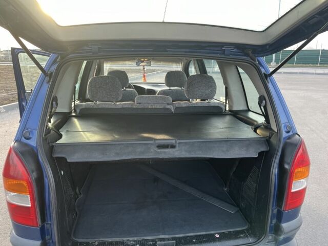 Синий Опель Зафира, объемом двигателя 2 л и пробегом 300 тыс. км за 3000 $, фото 9 на Automoto.ua