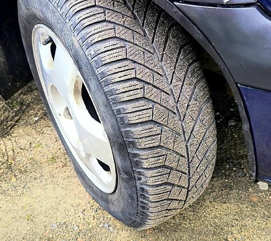 Синий Опель Зафира, объемом двигателя 2 л и пробегом 333 тыс. км за 1200 $, фото 11 на Automoto.ua