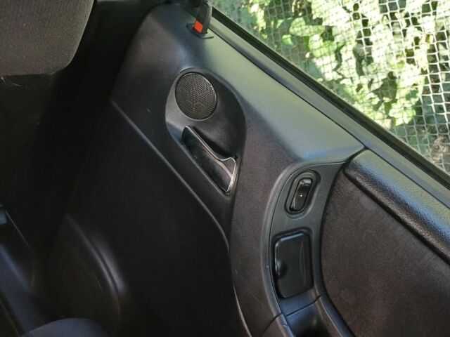 Синий Опель Зафира, объемом двигателя 2 л и пробегом 350 тыс. км за 4686 $, фото 3 на Automoto.ua