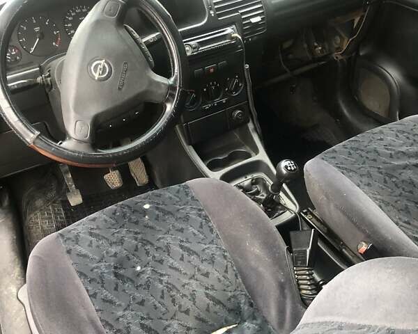 Синий Опель Зафира, объемом двигателя 2 л и пробегом 350 тыс. км за 3600 $, фото 14 на Automoto.ua