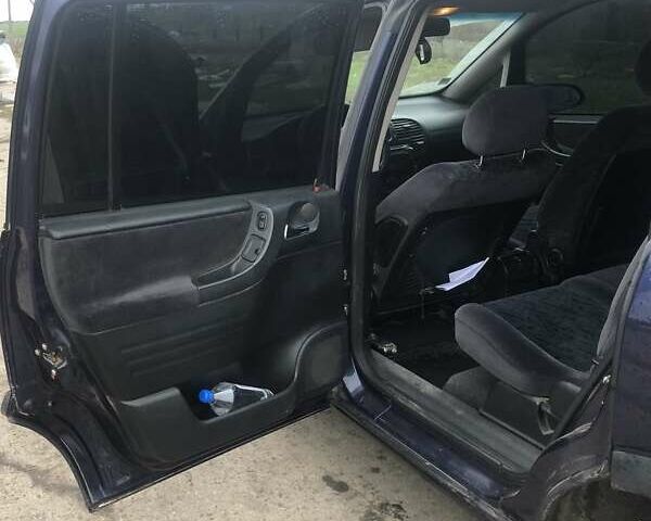 Синий Опель Зафира, объемом двигателя 2 л и пробегом 350 тыс. км за 3600 $, фото 4 на Automoto.ua