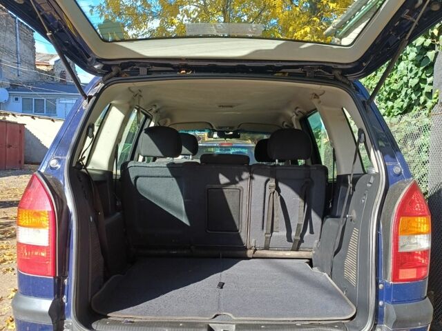 Синий Опель Зафира, объемом двигателя 2 л и пробегом 350 тыс. км за 4686 $, фото 8 на Automoto.ua