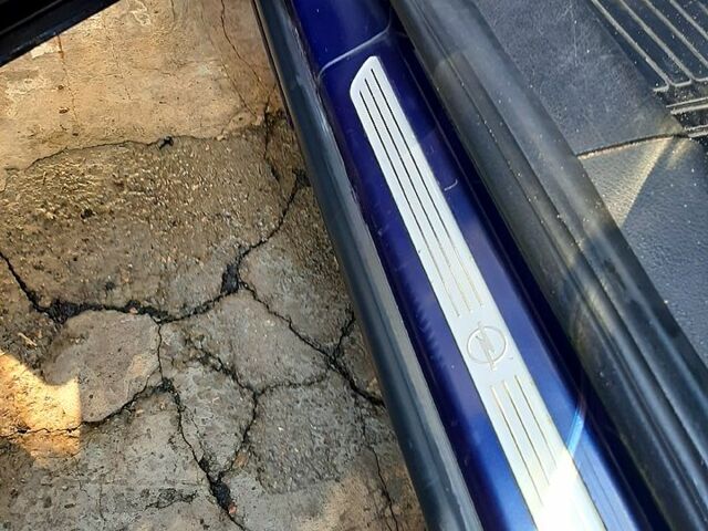 Синій Опель Зафіра, об'ємом двигуна 2 л та пробігом 330 тис. км за 4100 $, фото 4 на Automoto.ua