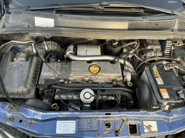 Синий Опель Зафира, объемом двигателя 2 л и пробегом 300 тыс. км за 3000 $, фото 5 на Automoto.ua