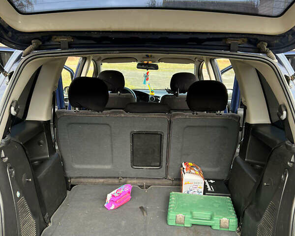 Синий Опель Зафира, объемом двигателя 2 л и пробегом 343 тыс. км за 3400 $, фото 10 на Automoto.ua