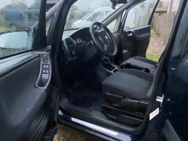 Синий Опель Зафира, объемом двигателя 1.8 л и пробегом 350 тыс. км за 3450 $, фото 7 на Automoto.ua