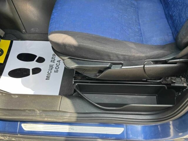 Синий Опель Зафира, объемом двигателя 1.8 л и пробегом 357 тыс. км за 4000 $, фото 9 на Automoto.ua