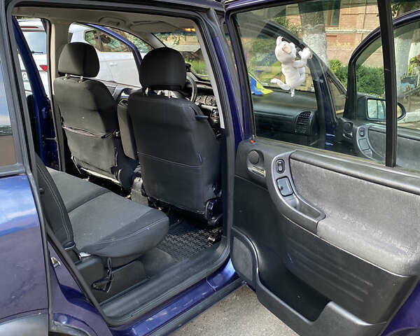 Синій Опель Зафіра, об'ємом двигуна 2 л та пробігом 338 тис. км за 3799 $, фото 3 на Automoto.ua